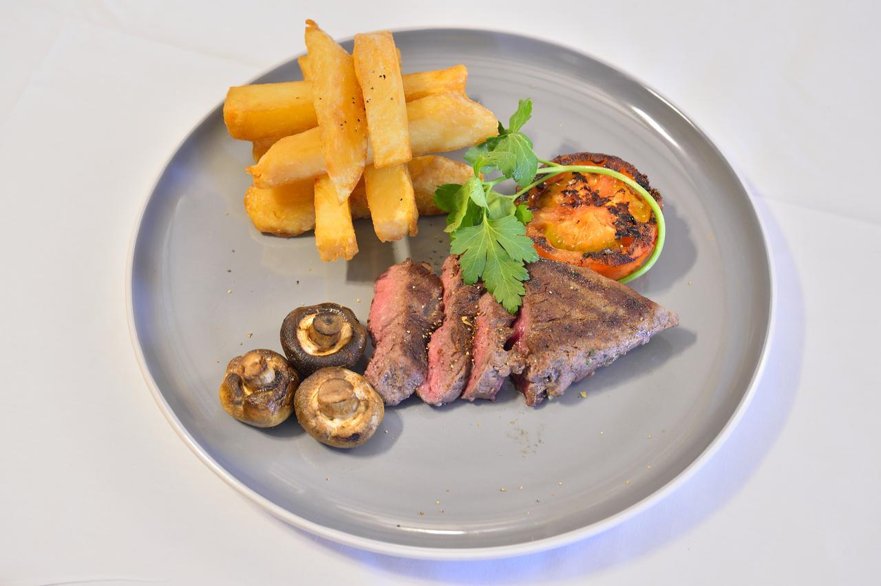 The Talbot Hotel Cleobury Mortimer Ngoại thất bức ảnh